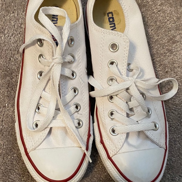Converse Chuck Taylor’s size 7.5 - Picture 1 of 3